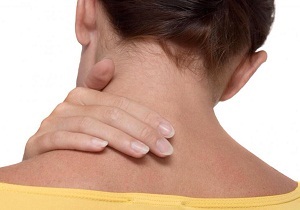 symptômes et manifestations de l'ostéochondrose cervicale